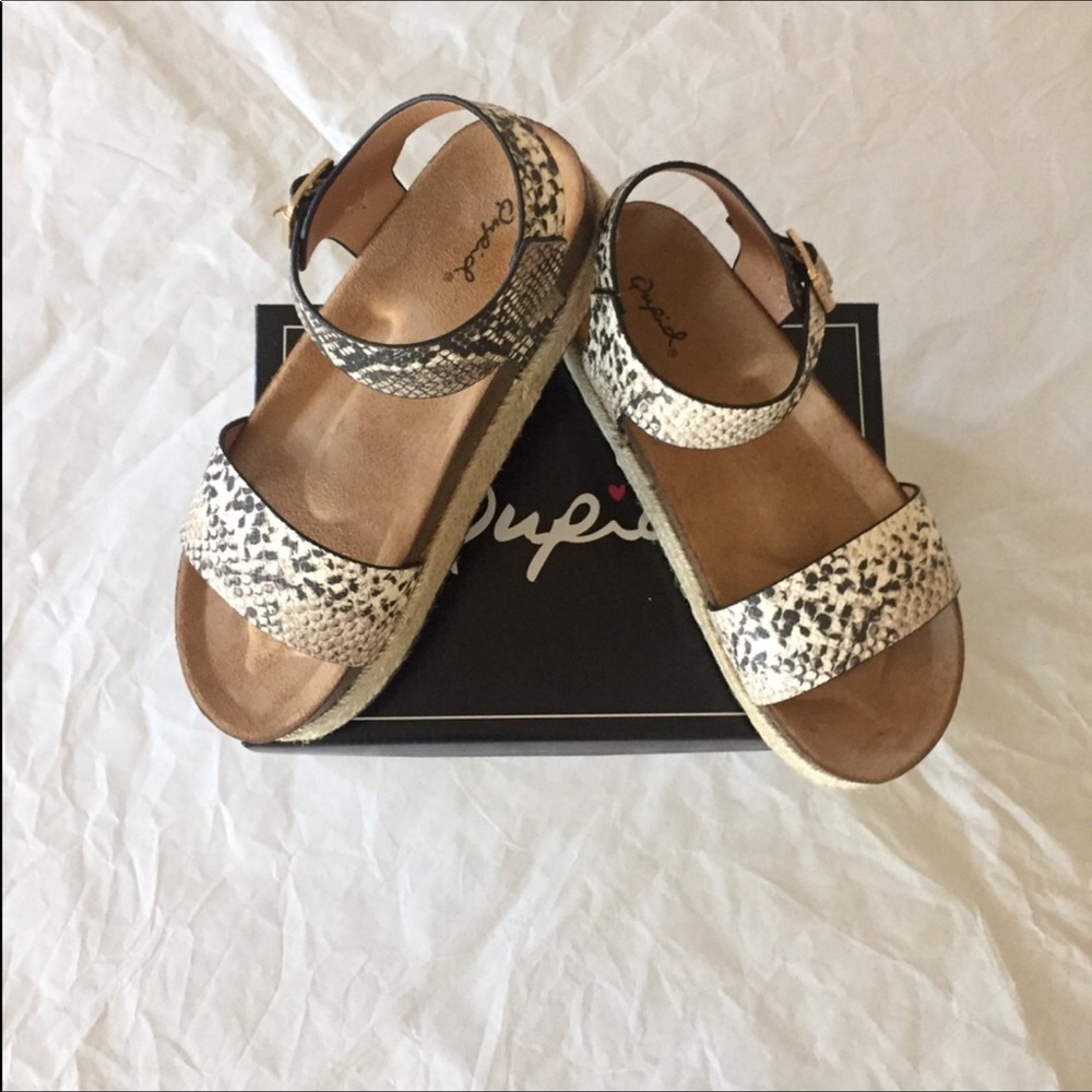 1 Left! Snake Beige Brown One Band Sandals! - Picture 5 of 6